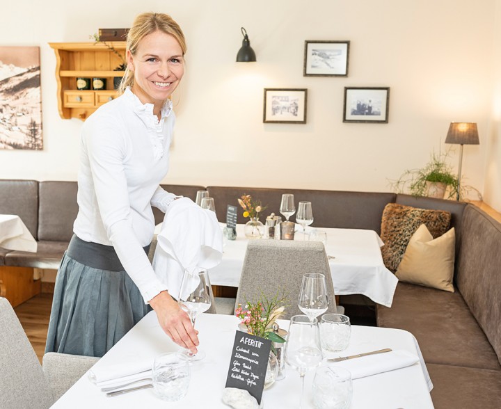 Eure Gastgeberin Angie im Restaurant